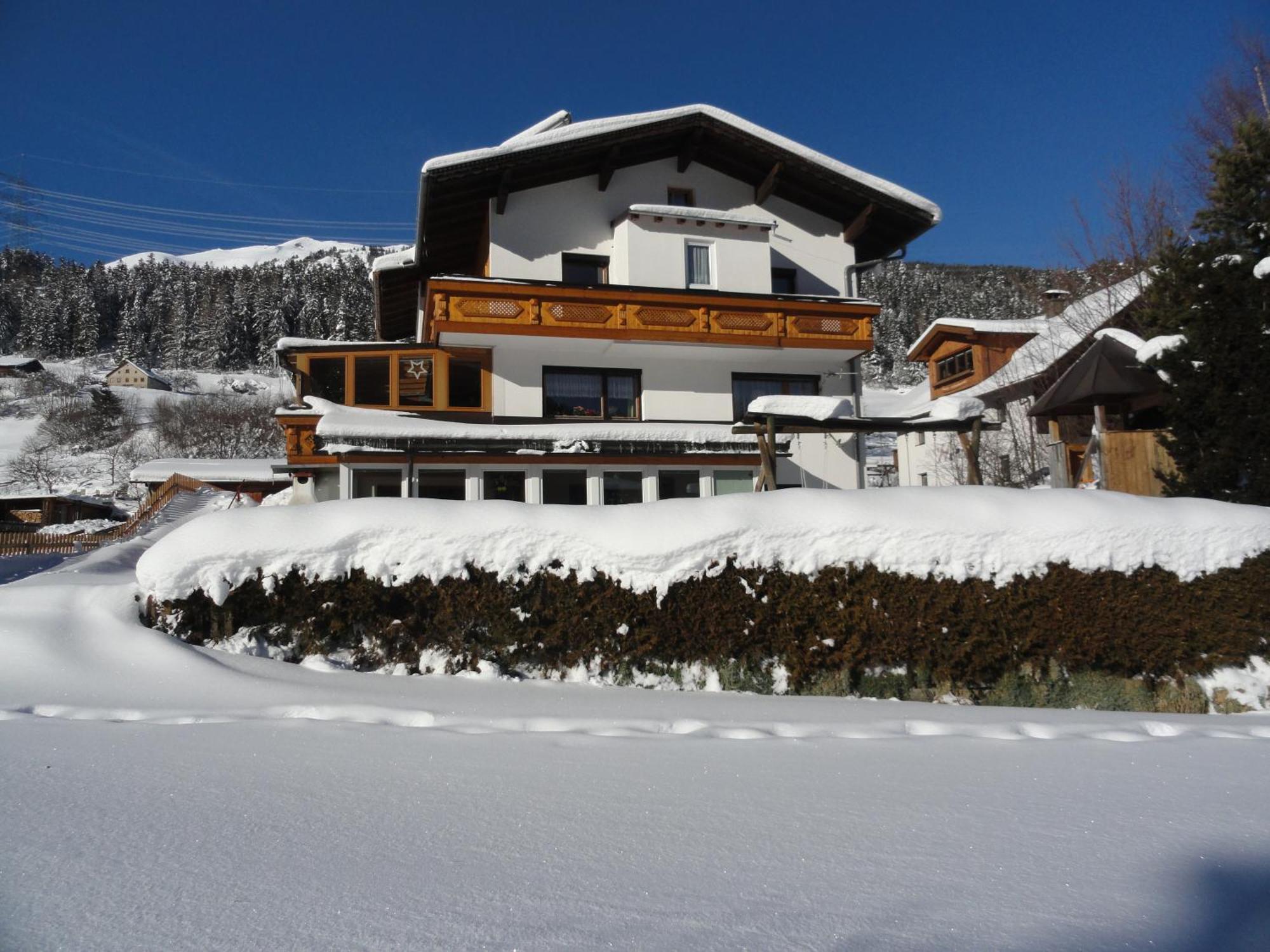 ヴェンス Haus Hochzeigerblickヴィラ エクステリア 写真